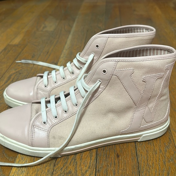 Women’s Louis Vuitton sneakers - Picture 1 of 6